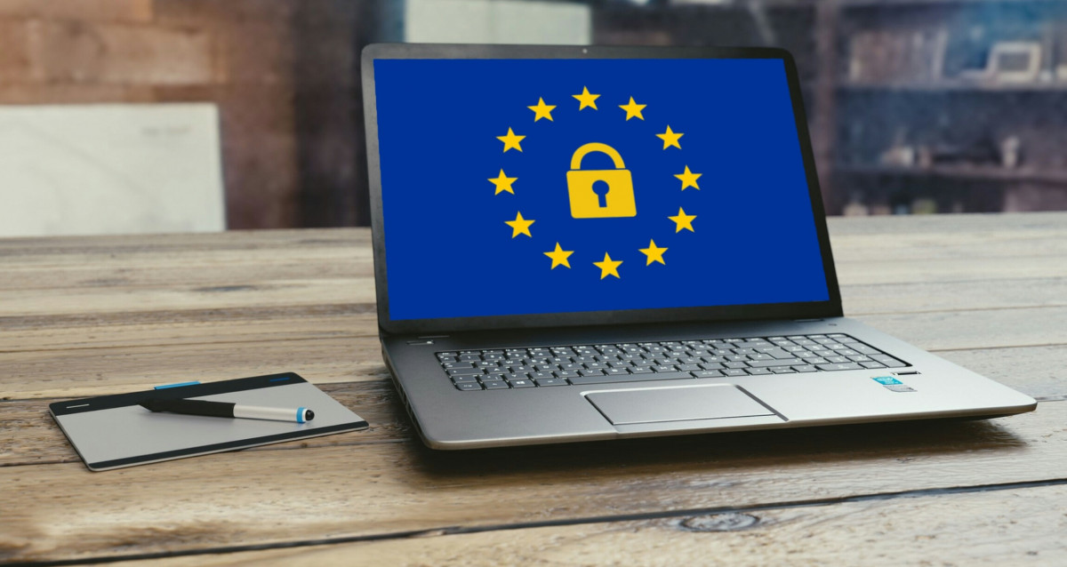 Laptop showing EU flag containing padlock